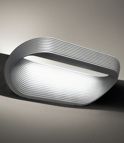 Cini&amp;Nils Sestessa Maxi LED Wandleuchte modernes Design indirektes Licht