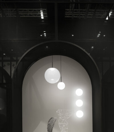 Tom Dixon Globe Pendelleuchte &Oslash;50cm LED Silber
