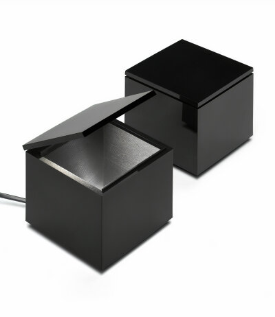 Cini&Nils schwarze Cuboluce LED Tischleuchte klein quaderförmig handlich
