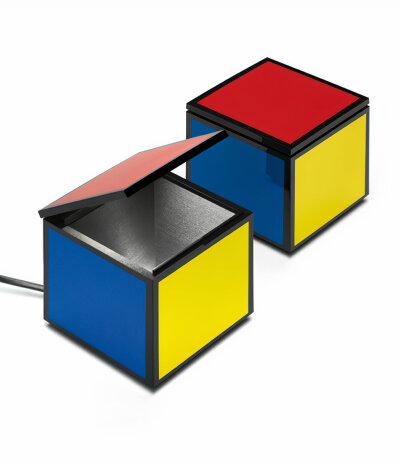 Cini&Nils mehrfarbige Cuboluce LED Tischleuchte klein quaderförmig handlich