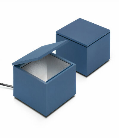 Cini&Nils Denim (jeansfarbige) Cuboluce LED Tischleuchte klein quaderförmig handlich