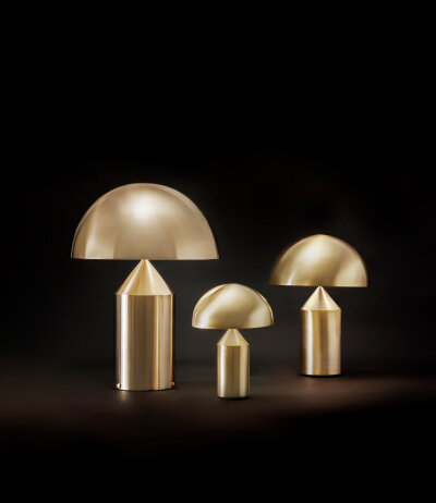 Oluce Atollo metal gold satiniert Tischleuchte Designklassiker in drei Größen Entwurf Vico Magistretti 1977
