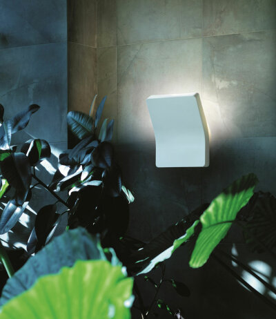 Prandina Platone LED W3 LED-Wandleuchte mit w&auml;rmegeformten Schalenk&ouml;rper aus Metall und innenliegendem Reflektor
