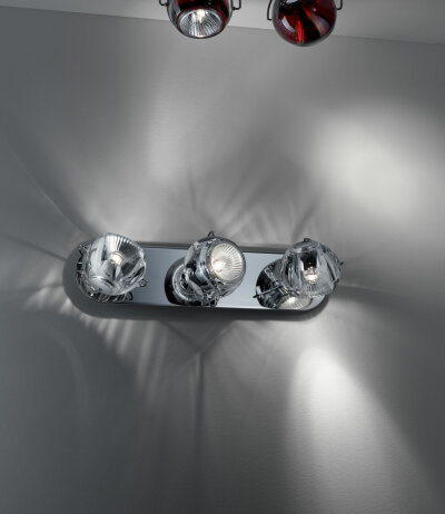 Fabbian Beluga Colour D57 G25 dreiflammiger Wand-/Deckenstrahler Struktur verchromt dreh-/schwenkbare Glasschirme GU10 Fassungen LED-Retrofit kompatibel Design Marc Sadler