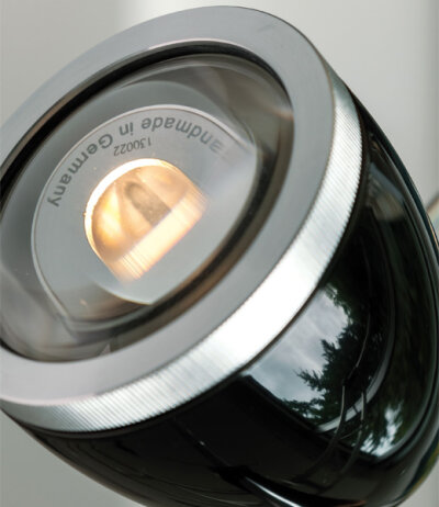 lessnmore Ylux Y-BS 2700K LED-Bodenstrahler mit dreh- und schwenkbaren Leuchtenkopf Lichtkegel fokussierbar und dimmbar