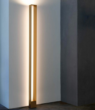 Nemo Tru Floor moderne skulpturale LED-Stehleuchte als Deckenfluter und zus&auml;tzlicher Wandaufhellung zwei dimmbare Lichtkreise Entwurf Roberto Paoli