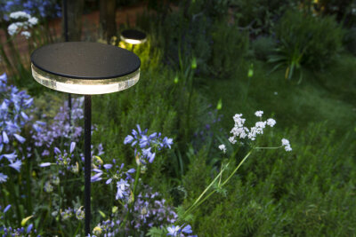 Platek Chiodo LED Erdspie&szlig;leuchte f&uuml;r Blumenbeete und Rasenfl&auml;chen