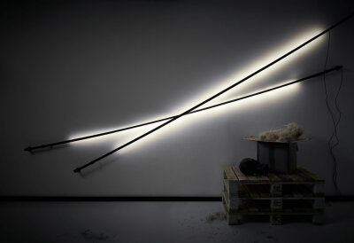 LichtRaumFunktion LightString schwarze textile Spanngurte mit indirektem Licht zur Wandmontage LED 2700K mit Schnurdimmer