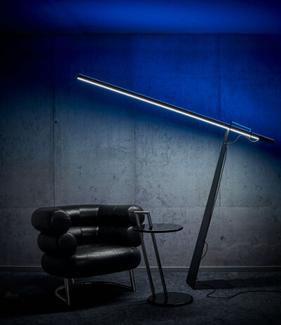 LichtRaumFunktion LightLane Terra puristische verstellbare LED-Stehleuchte direkt/indirektes Licht Design Ralf Stössel