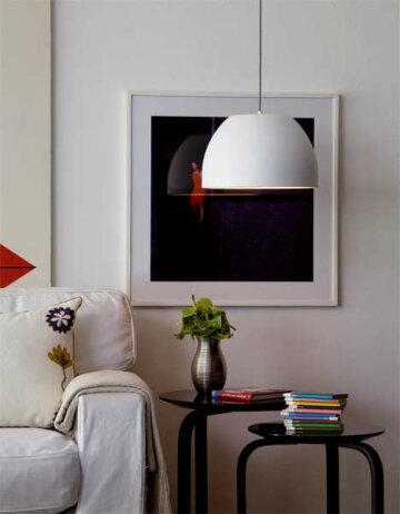 Lumini Bossinha runde (Ø370mm) Metall-Pendelleuchte mit verstellbarem Leuchtenkopf direk/indirektes Licht E27 Fassung 200 cm Textilkabel Entwurf Fernando Prado