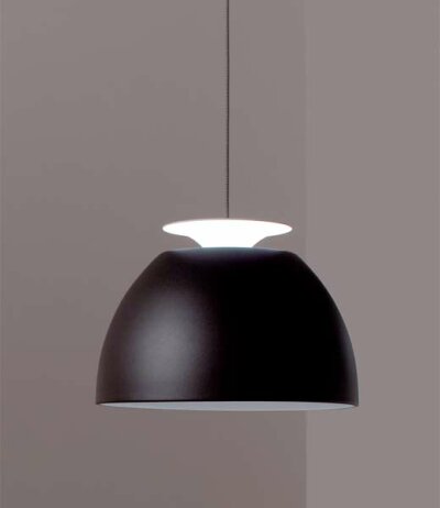 Lumini Bossa runde (Ø500mm) Metall-Pendelleuchte mir verstellbarem Lampenschirm direkt/indirektes Licht 200 cm Textilkabel Entwurf Fernando Prado